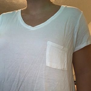 Short Sleeve V-Neck Tee (size xlarge)